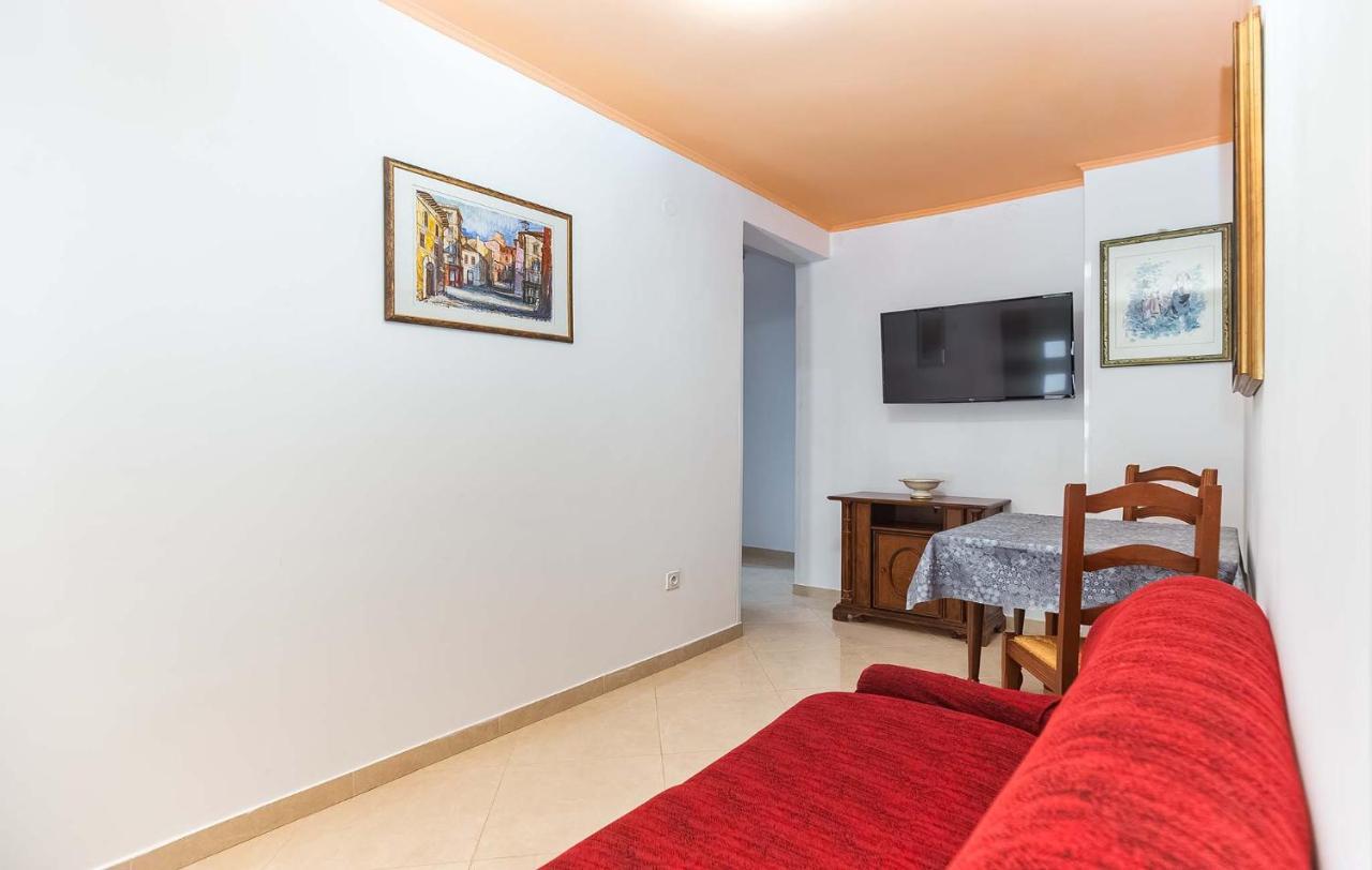 Rino Apartment Пореч Екстериор снимка