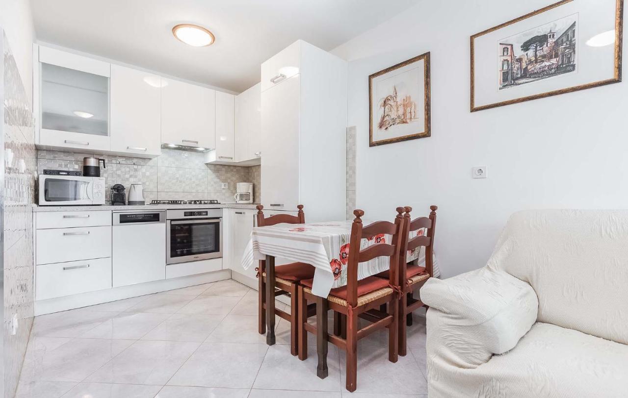 Rino Apartment Пореч Екстериор снимка